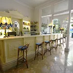 Hotel Medium Romantic