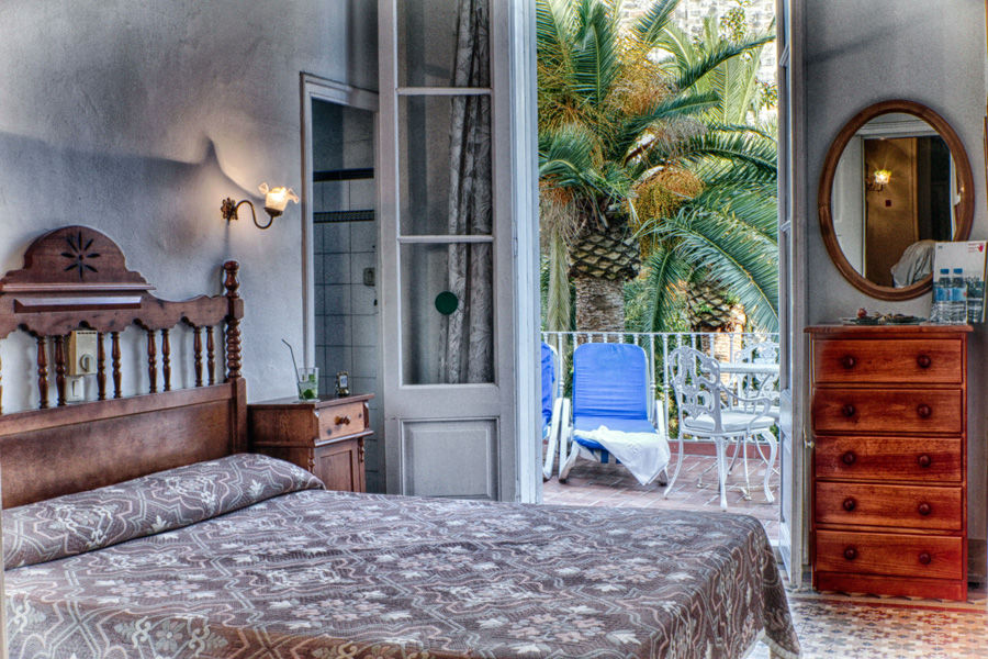 Medium Romantic Hotel 2*