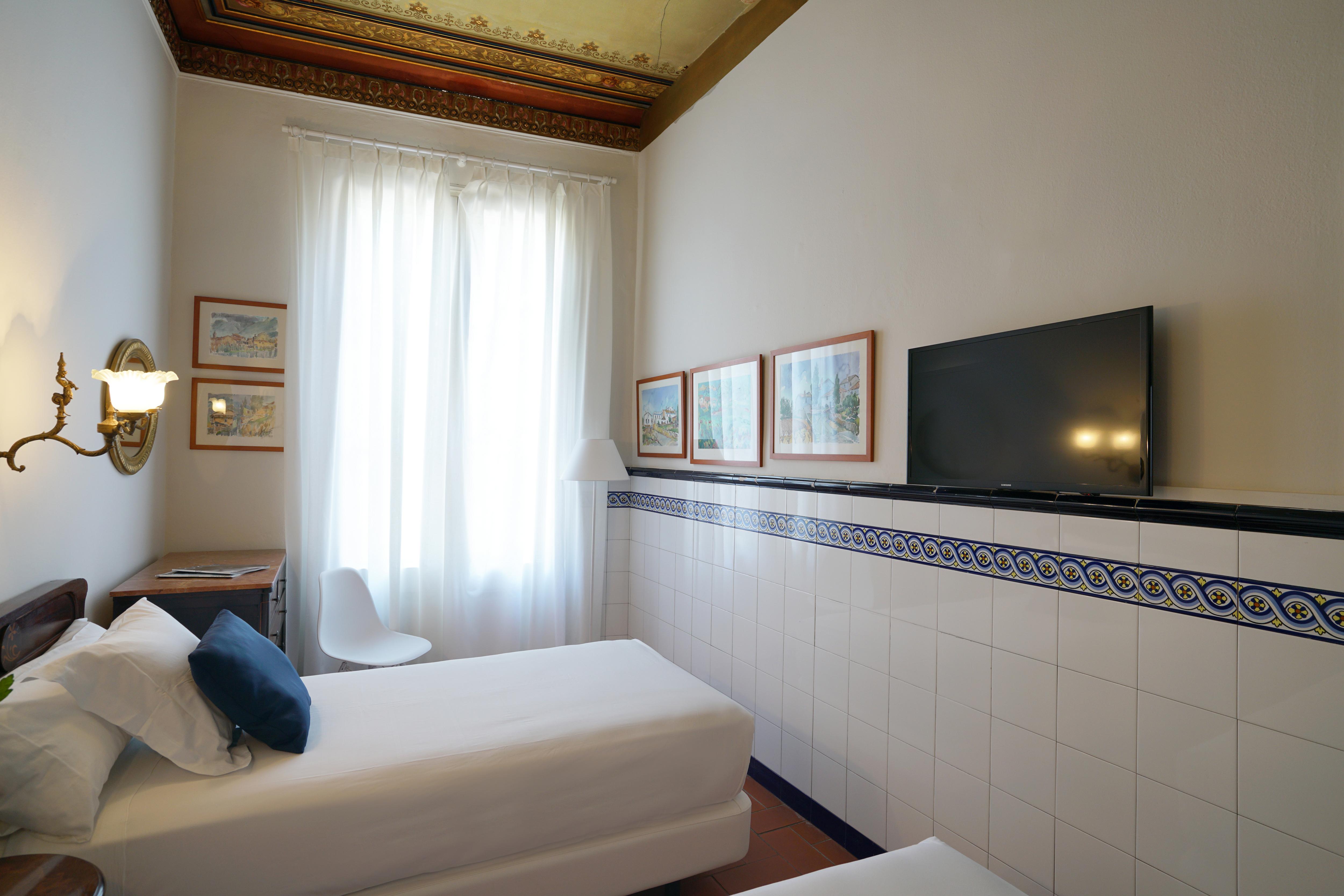 Medium Romantic Hotel 2*