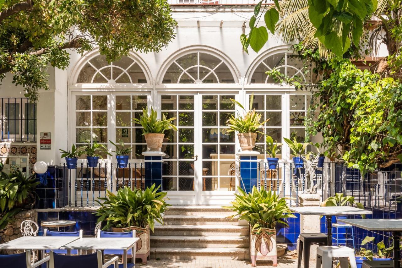 Medium Romantic Hotel Sitges