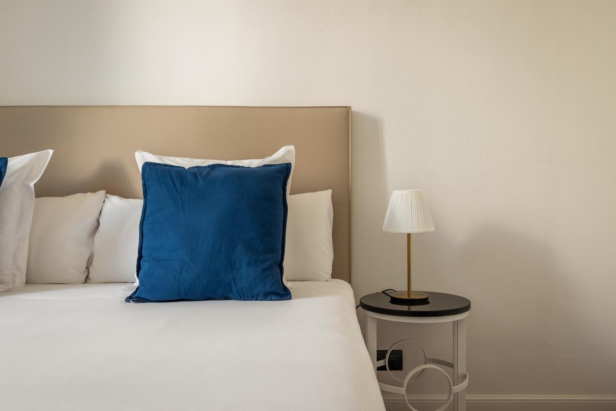 Medium Romantic Hotel
