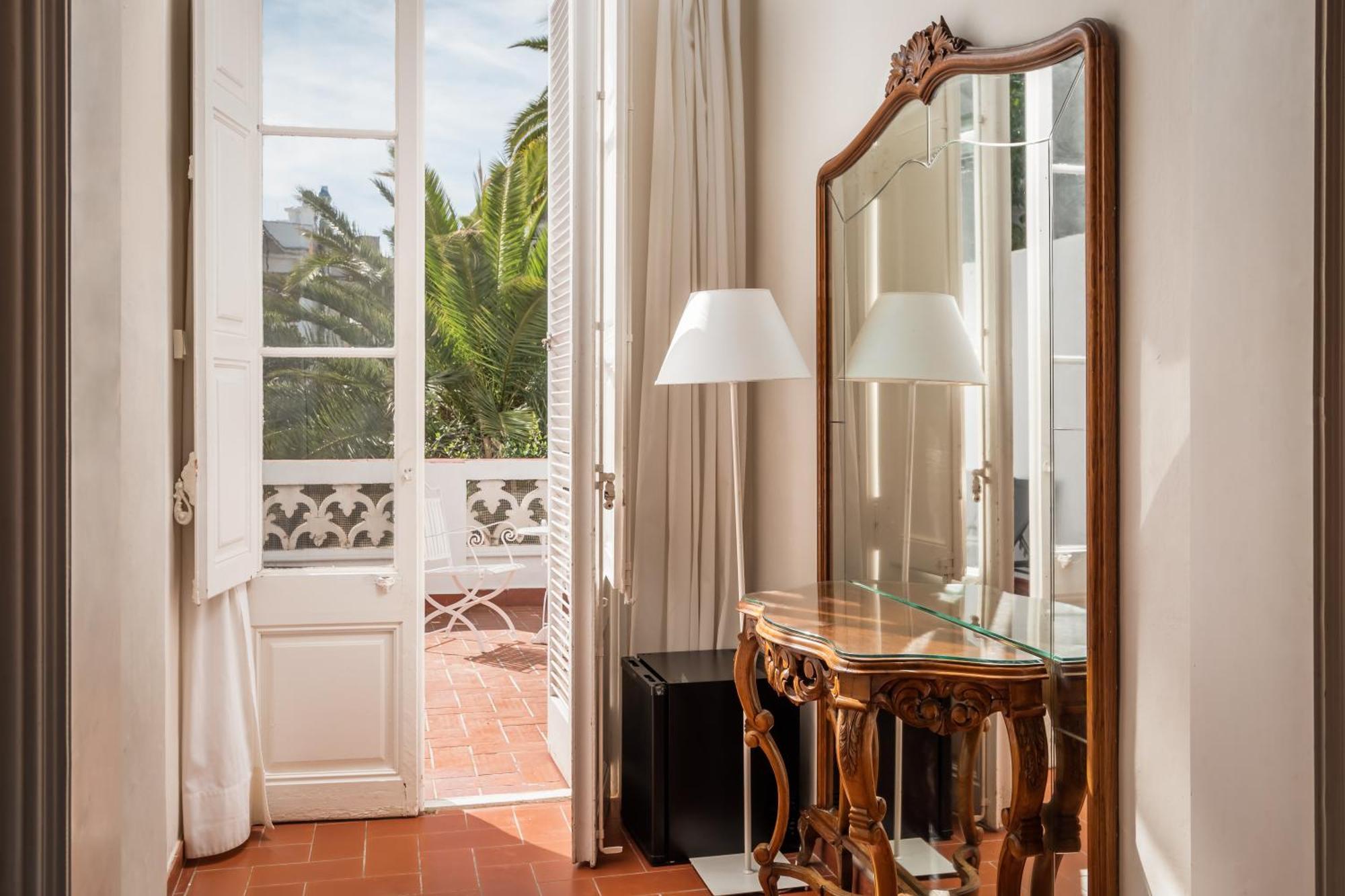Medium Romantic Hotel Sitges