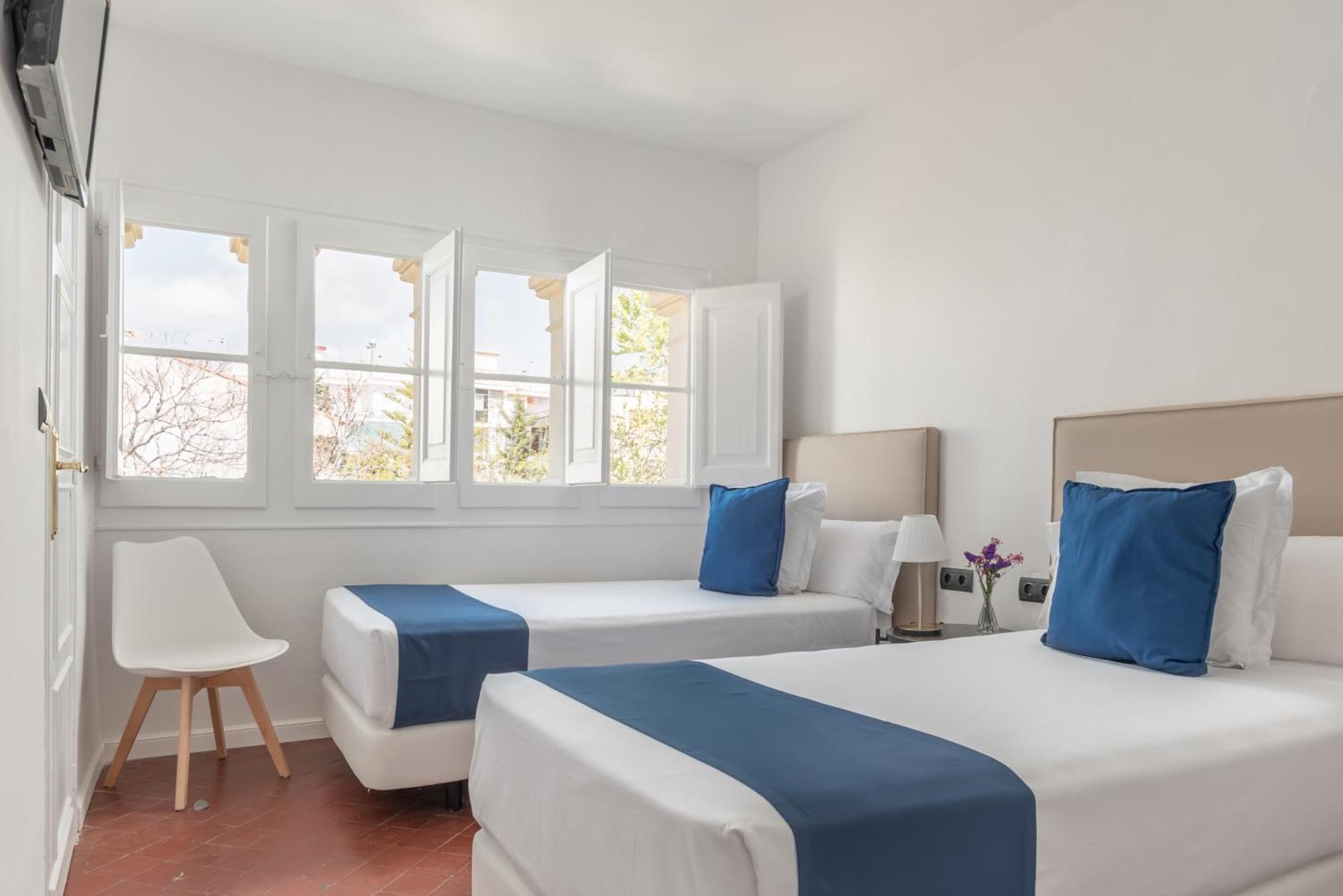 Medium Romantic Hotel