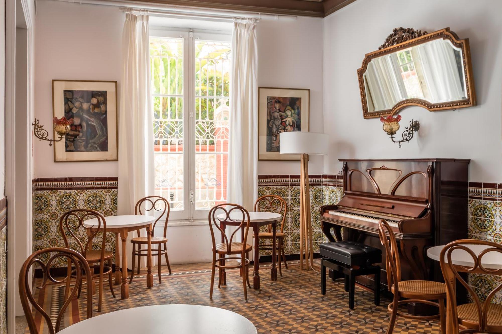 Medium Romantic Hotel Sitges