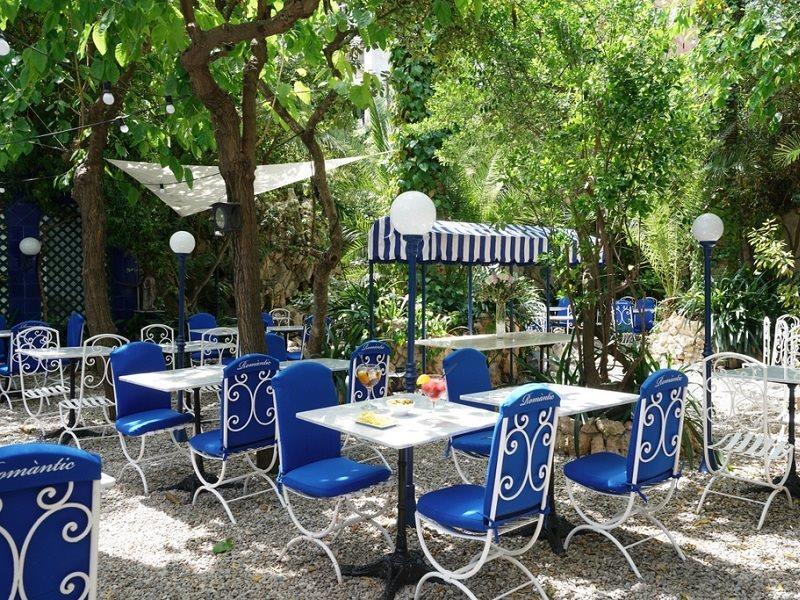 Medium Romantic Hotel Sitges